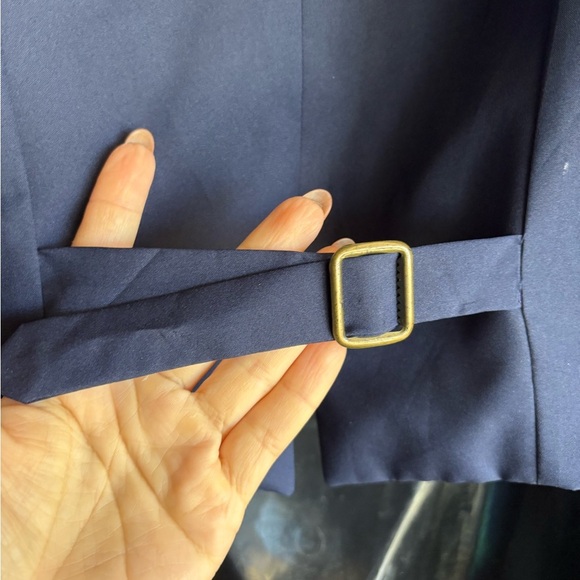 Unbranded women’s floral tailored vintage tapestry with ornate brass buttons - Picture 7 of 8